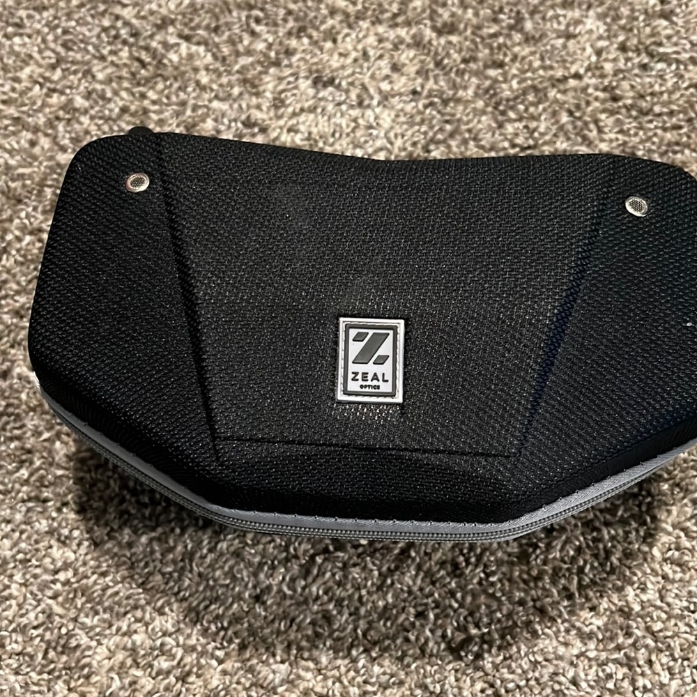 Z3 GPS snowboarding goggles